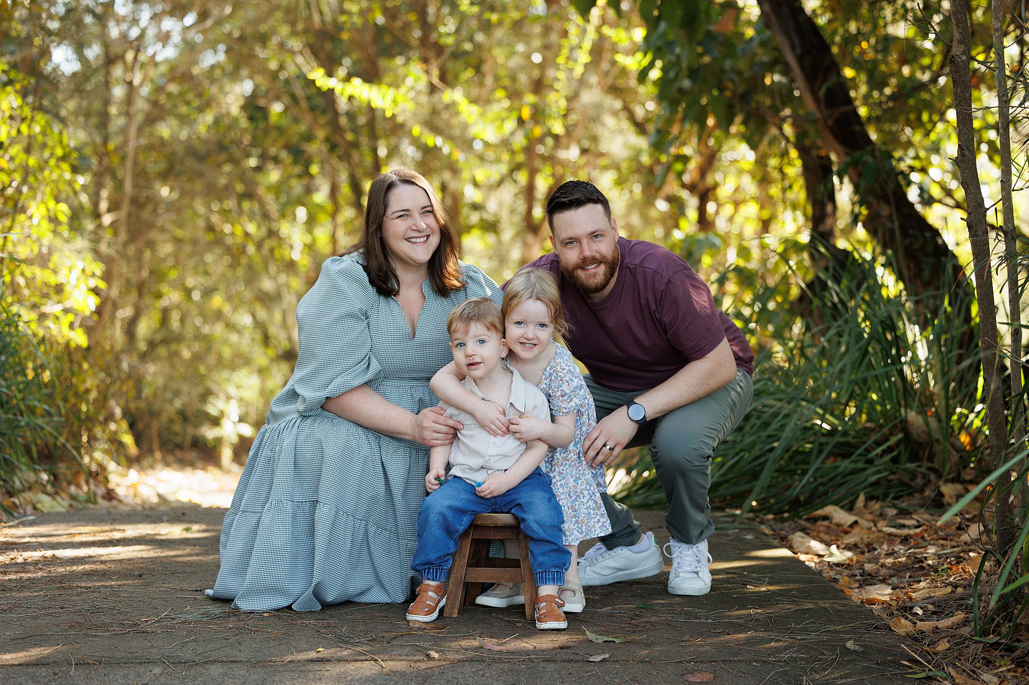 Family having a portrait session at Oxley Creek common